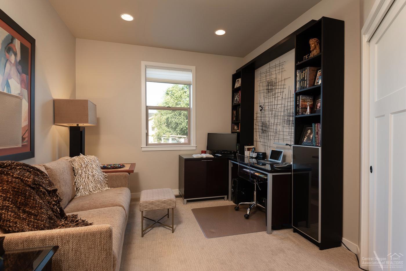 63194 Iner Loop Bend, OR 97701 - Photo 19 of 25 Additional Photo