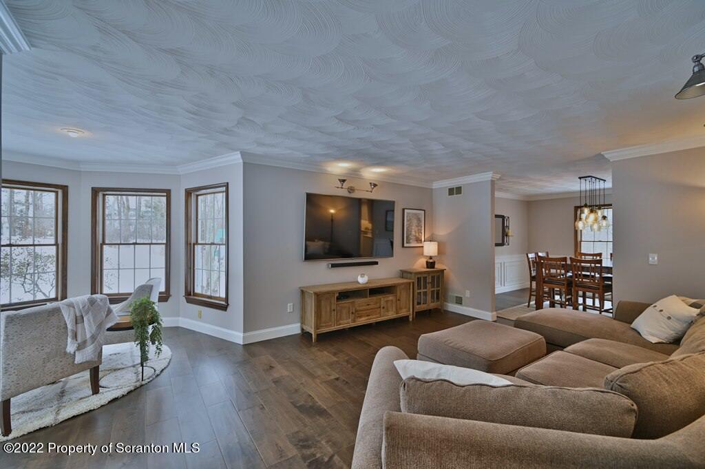 101 White Tail Run Road Dalton, PA 18414 - Photo 10 of 75 Gallery Image 10