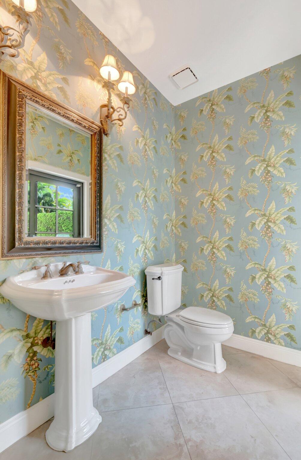 284 Florenada Terrace Boca Raton, FL 33486 - Photo 22 of 29 Half Bath