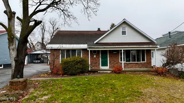 $299,500 | 2527 Barton Avenue, Rotterdam, NY 12306