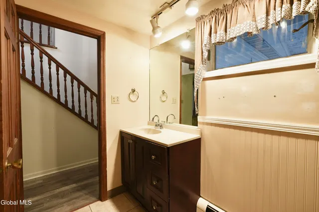 $299,500 | 2527 Barton Avenue, Rotterdam, NY 12306