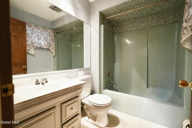 $299,500 | 2527 Barton Avenue, Rotterdam, NY 12306