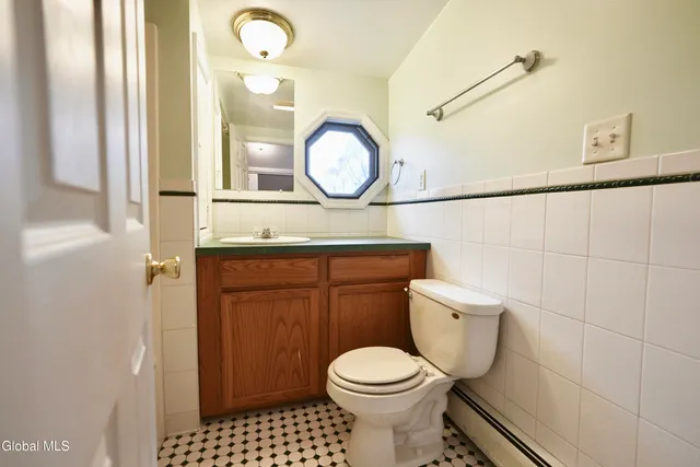 $299,500 | 2527 Barton Avenue, Rotterdam, NY 12306