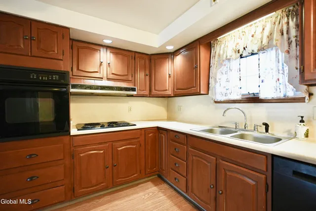 $299,500 | 2527 Barton Avenue, Rotterdam, NY 12306