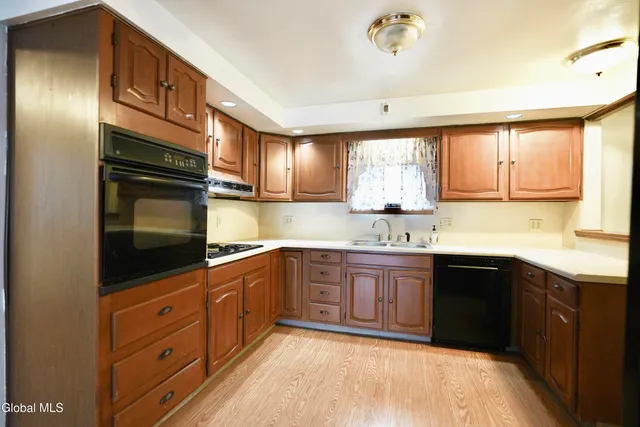 $299,500 | 2527 Barton Avenue, Rotterdam, NY 12306