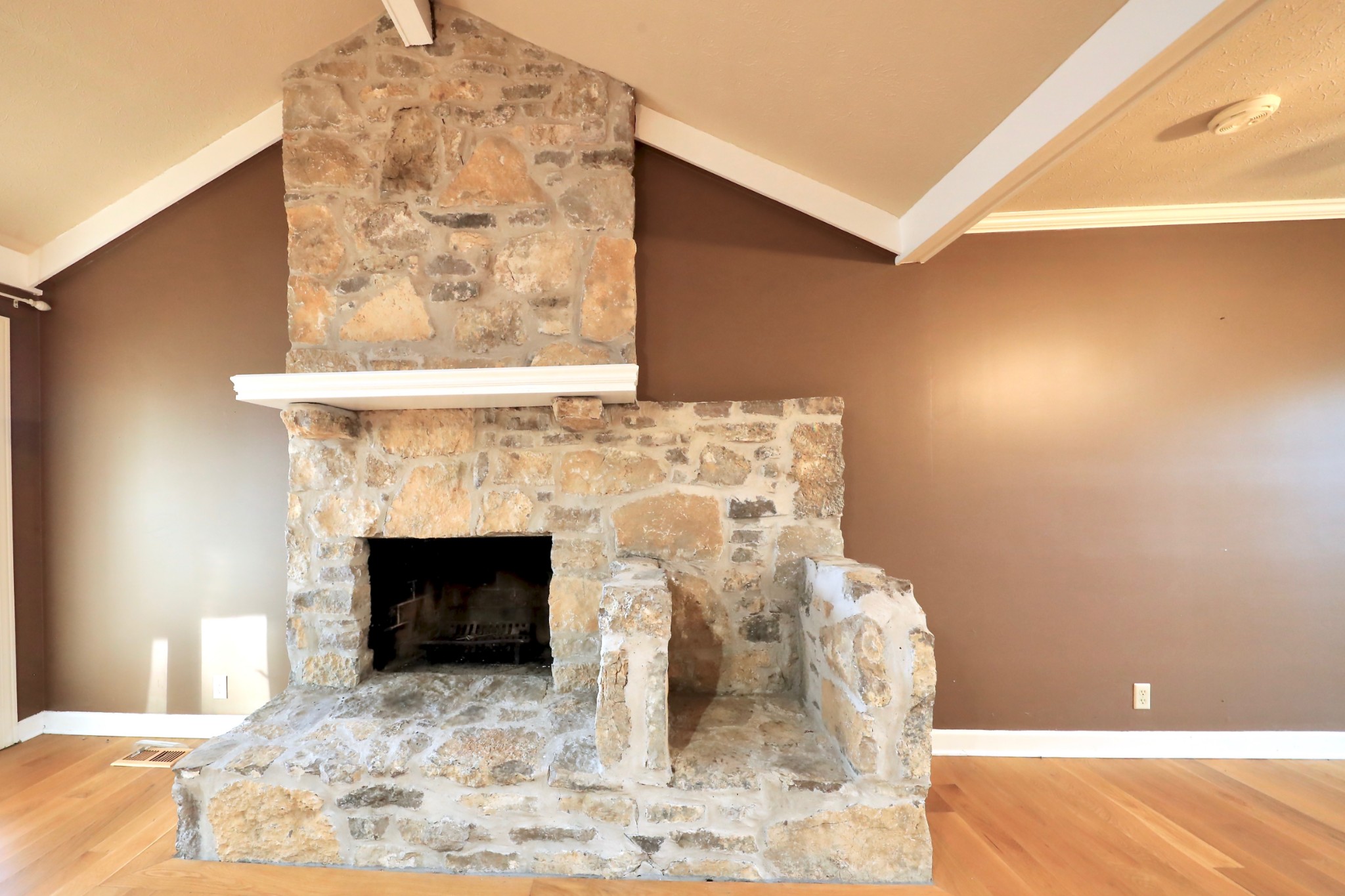 6982 New Chapel Road Springfield, TN 37172 - Photo 15 of 32 a view of fireplace and wooden floor