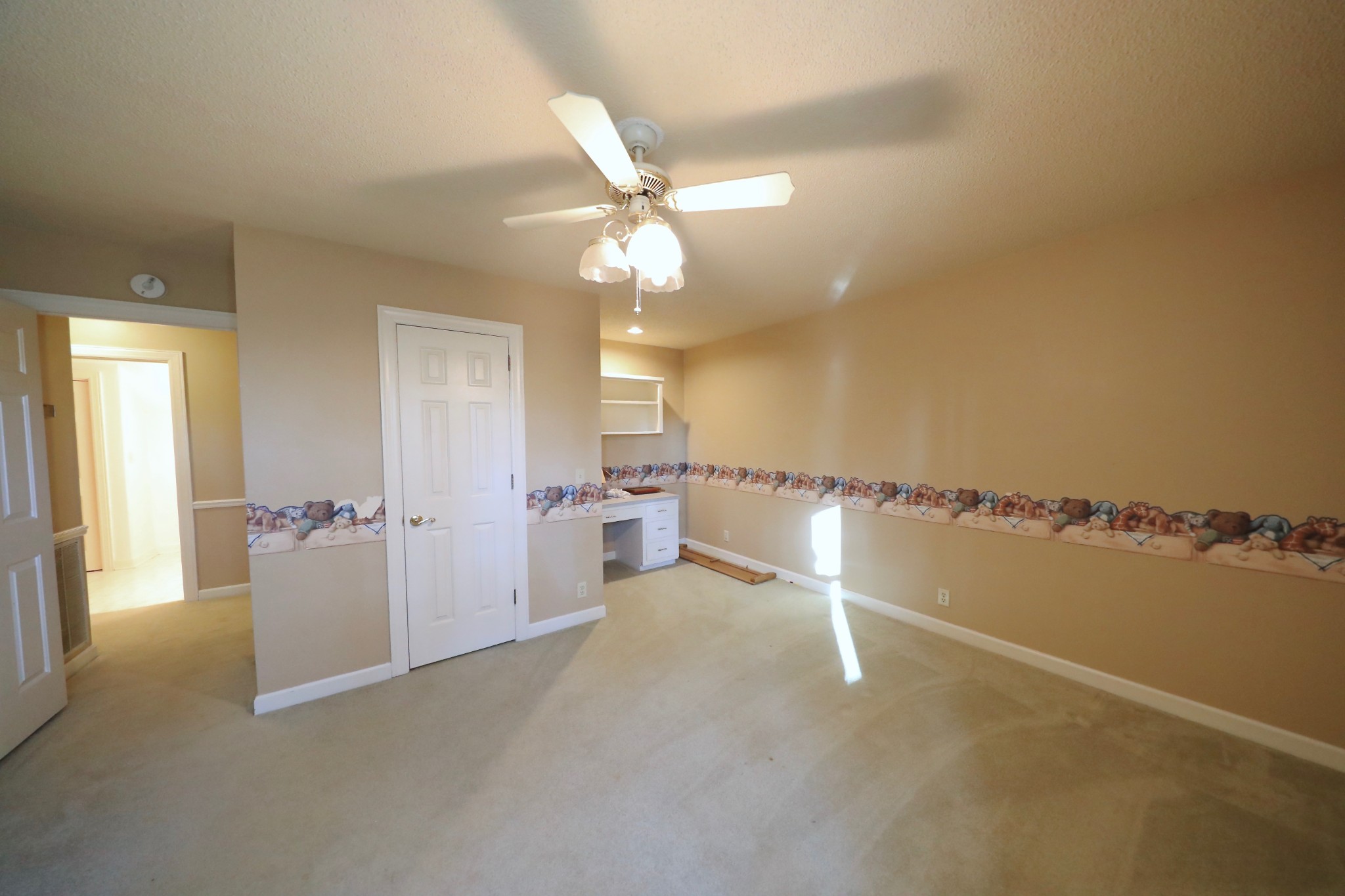 6982 New Chapel Road Springfield, TN 37172 - Photo 20 of 32 a view of an empty room with a window