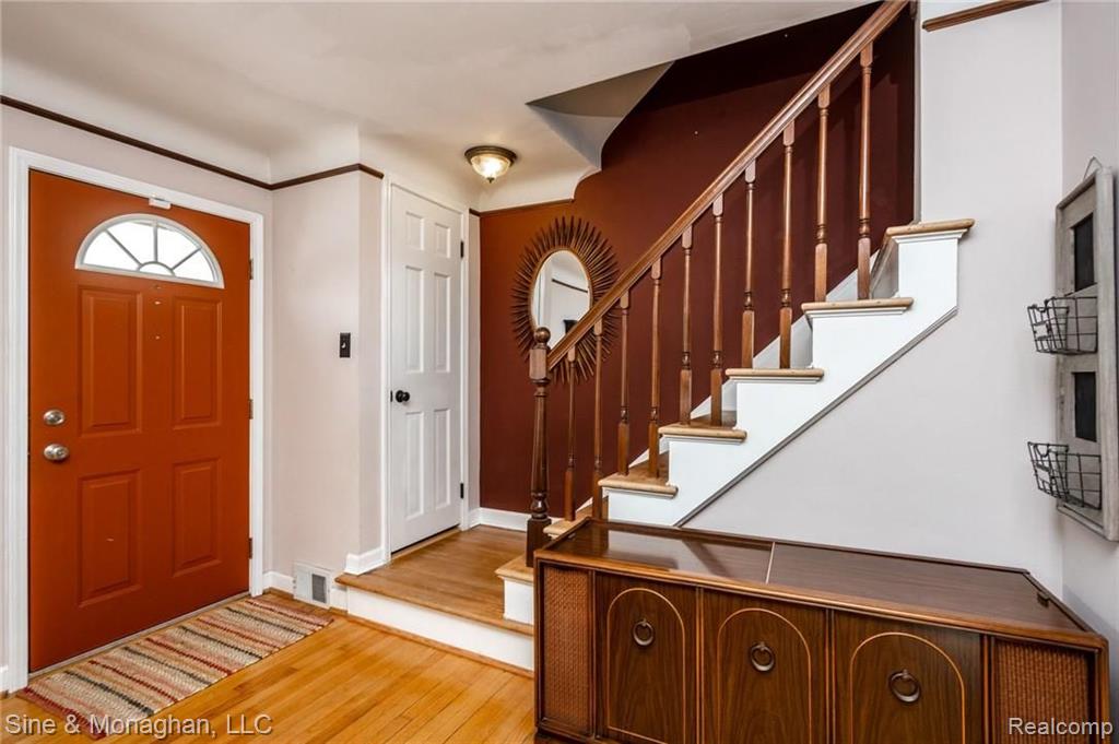 1242 Hampton Road Grosse Pointe Woods, MI 48236 - Photo 2 of 50