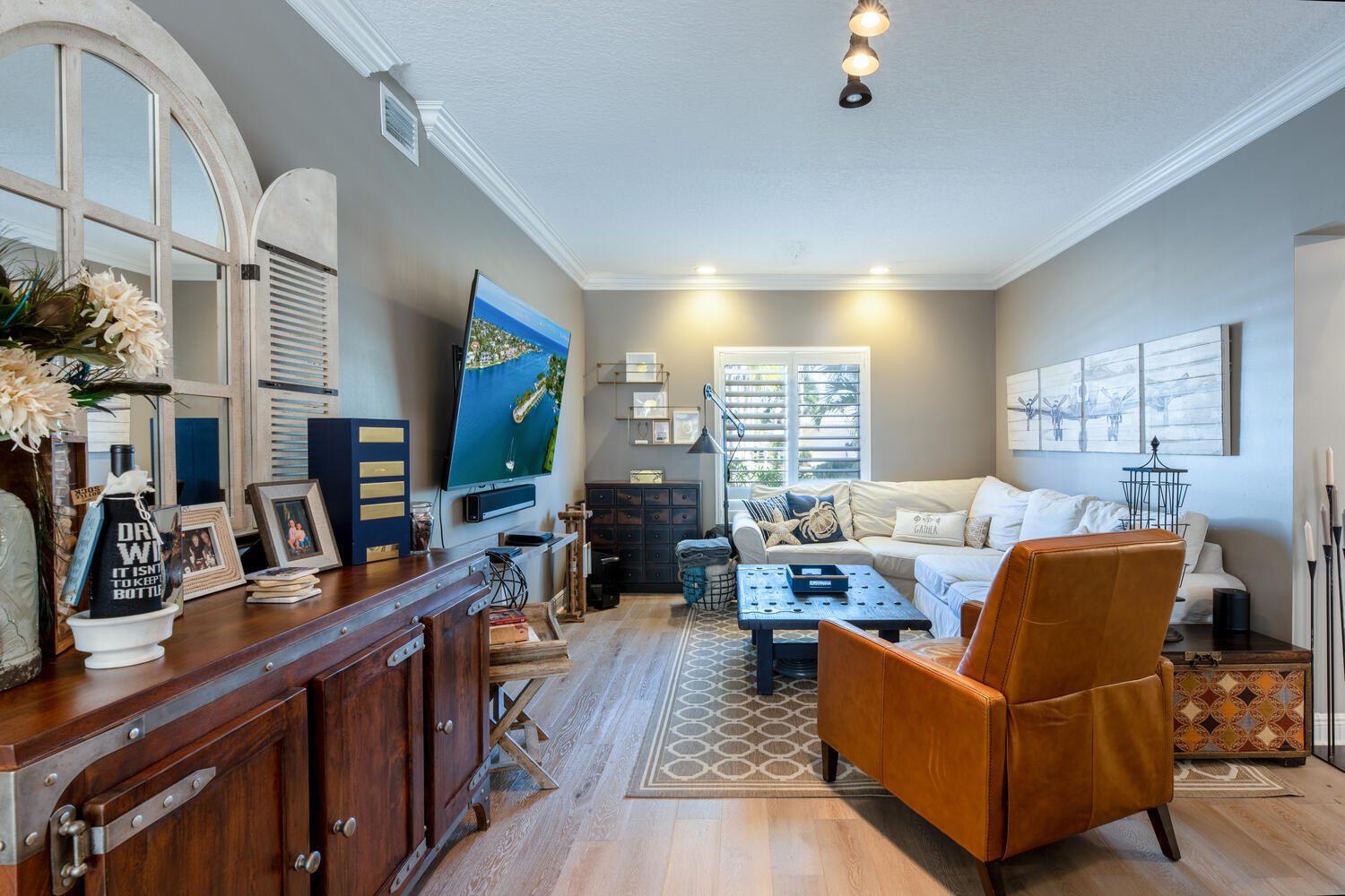 916 Dolphin Drive Jupiter, FL 33458 - Photo 13 of 64 Family Room