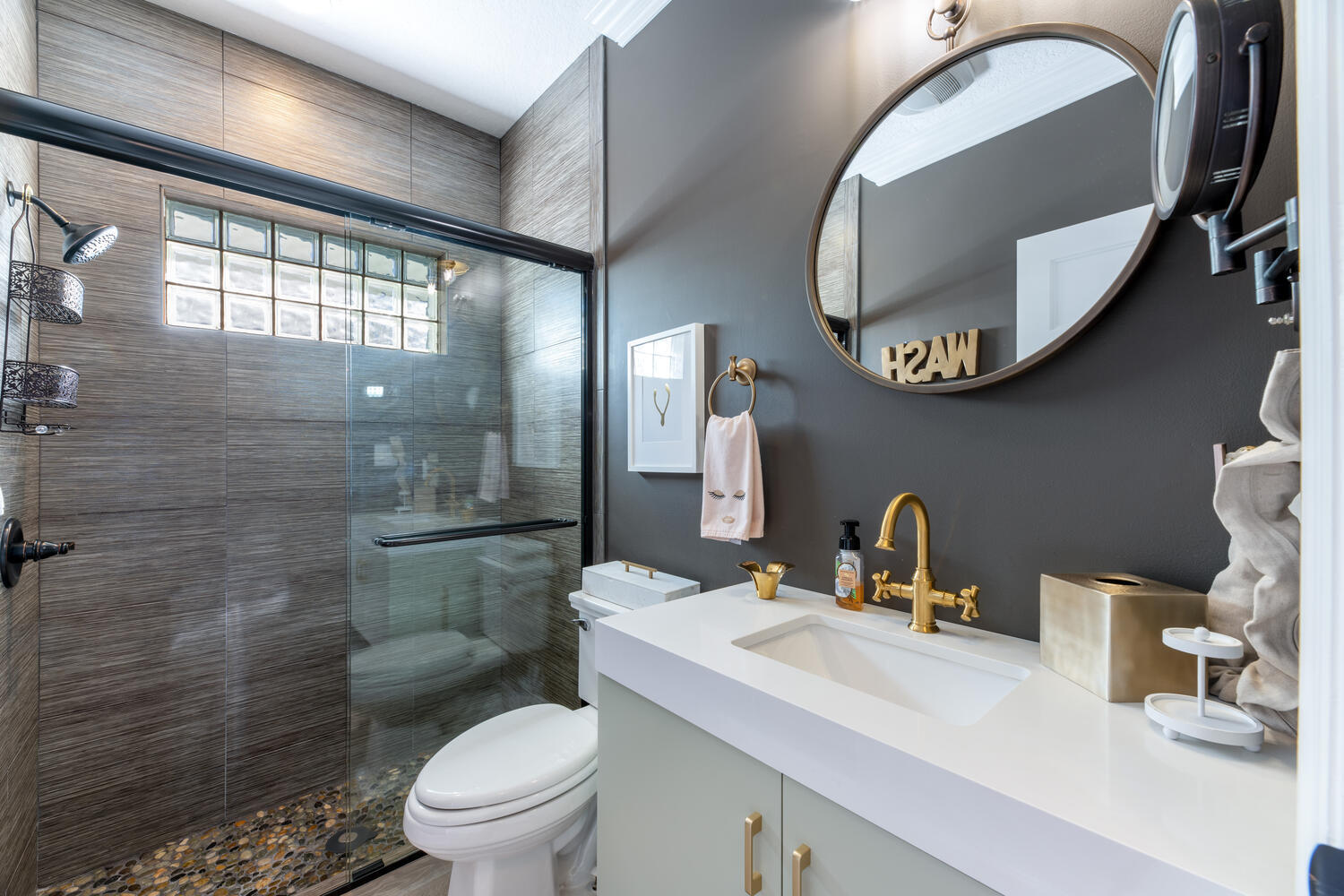 916 Dolphin Drive Jupiter, FL 33458 - Photo 15 of 64 1st Floor Guest Bath/Cabana Bath