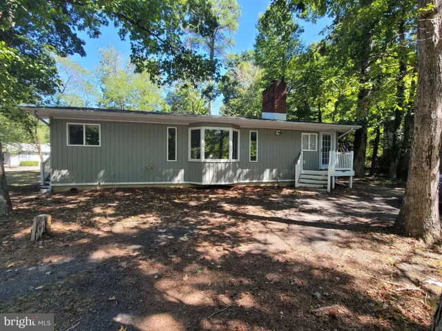 front view of house with a yard