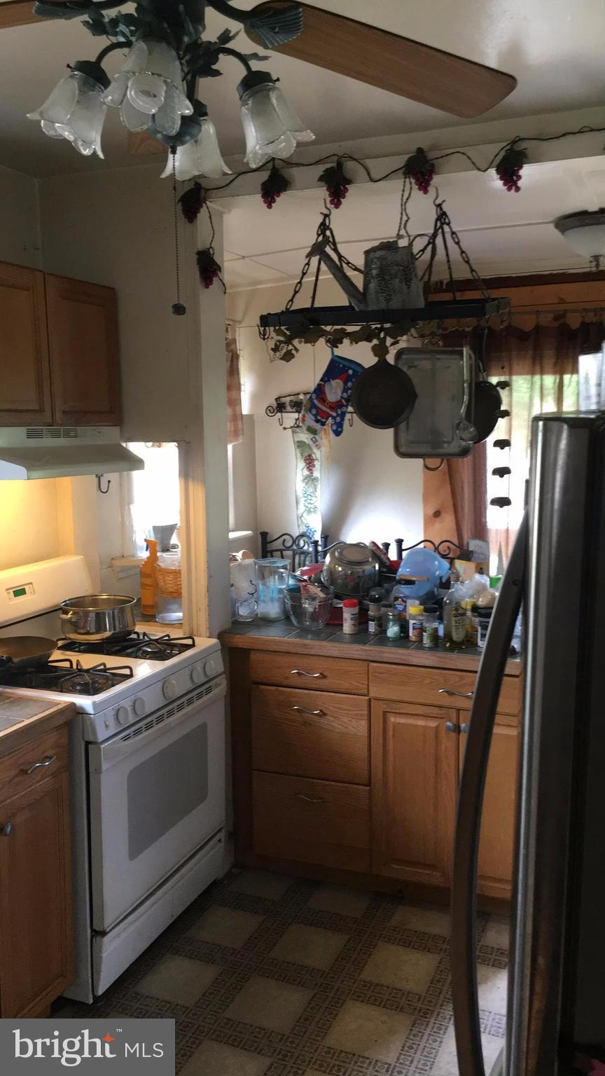 6222 Ridgeview Avenue Baltimore, MD 21206 - Photo 4 of 5 Kitchen