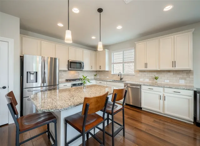 $459,000 | 19008 Medio Cove, Austin, TX 78738