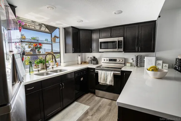 $500,000 | 440 West Citracado Parkway, Unit 14, Escondido, CA 92025