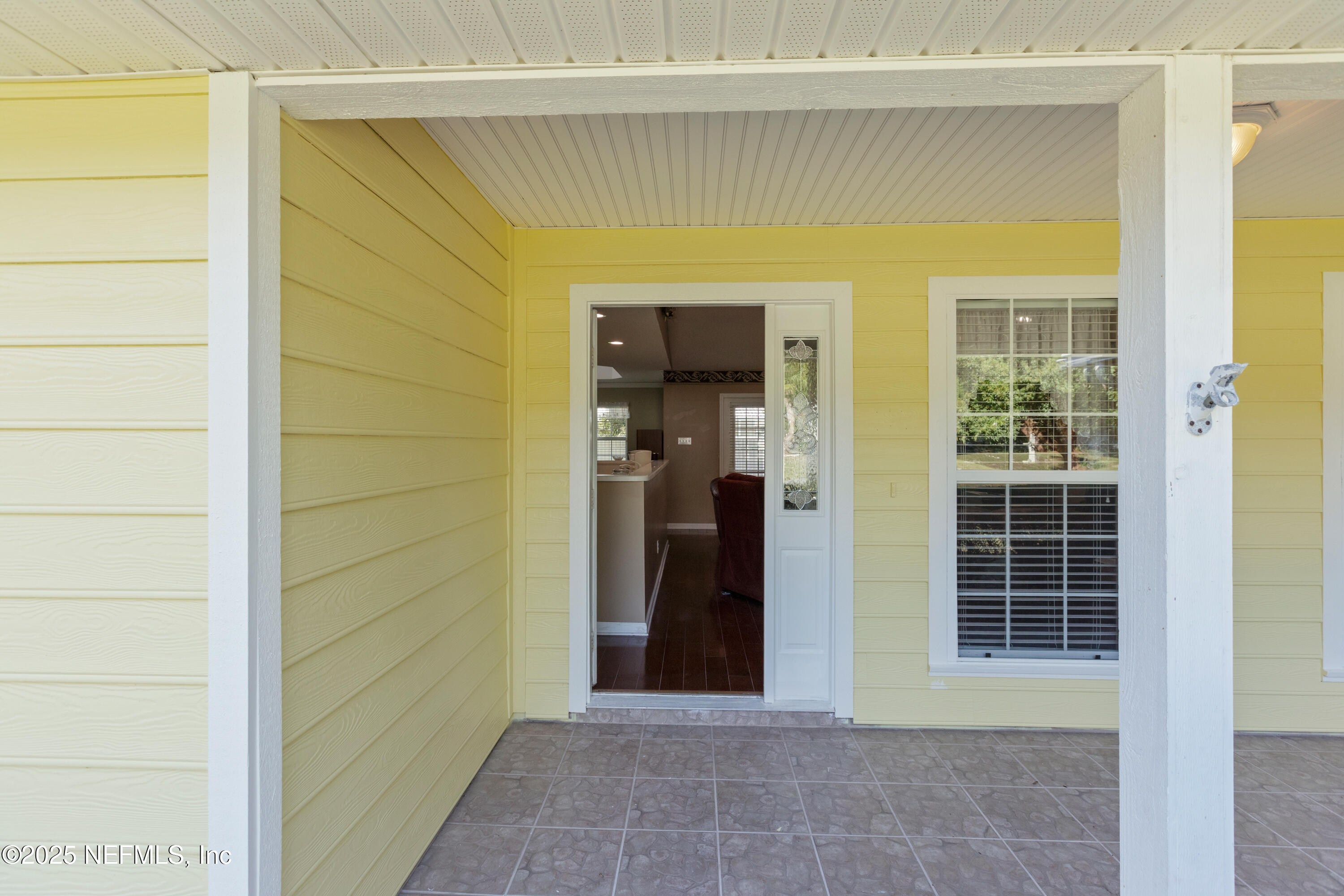 618 Southeast 44th Street Keystone Heights, FL 32656 - Photo 24 of 66 a view of front door of a house