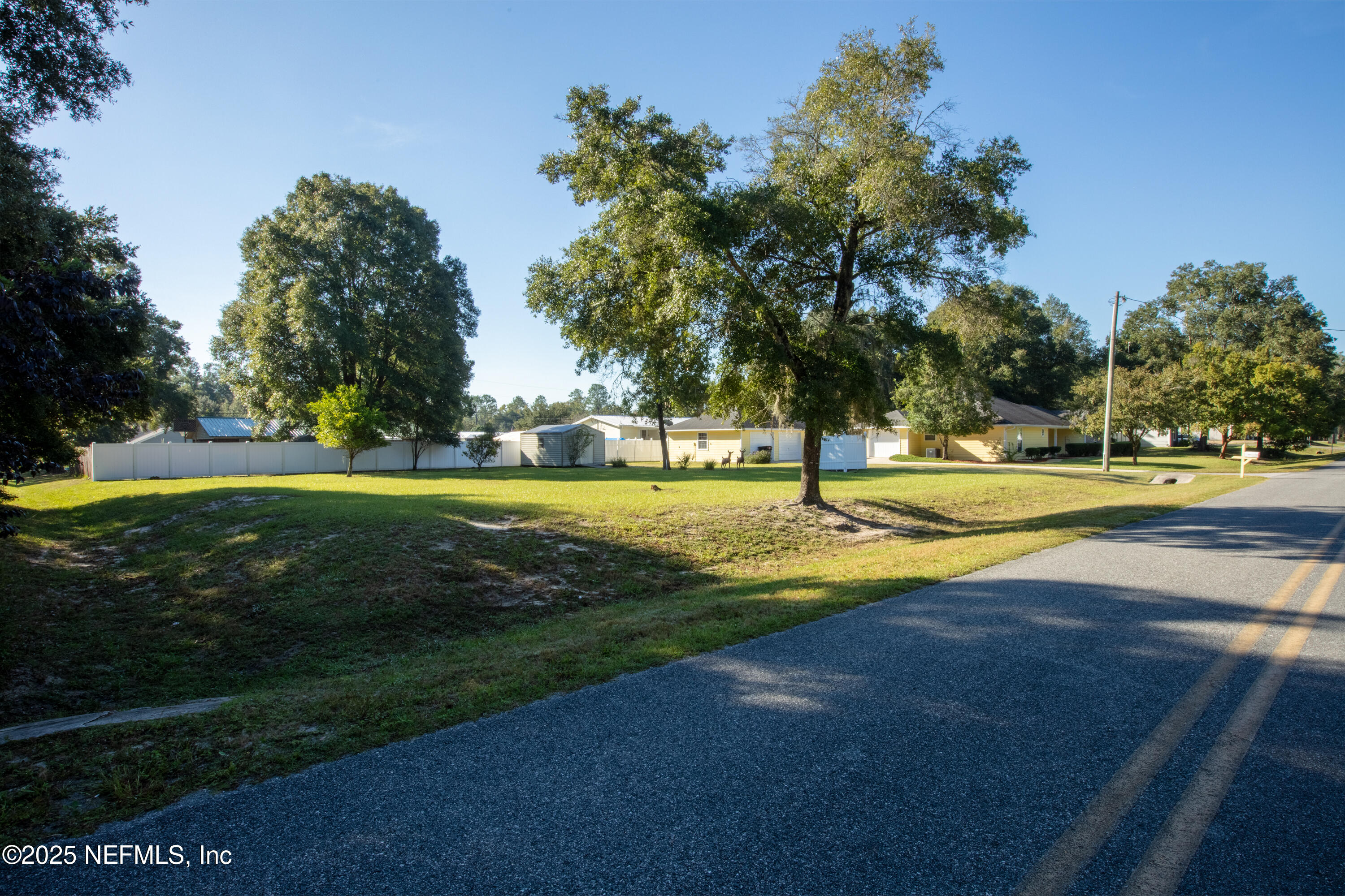 618 Southeast 44th Street Keystone Heights, FL 32656 - Photo 5 of 66 618se44thMLS-5