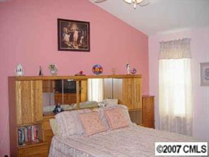 6423 Pence Grove Road Charlotte, NC 28215 - Photo 5 of 6 Gallery Image 5