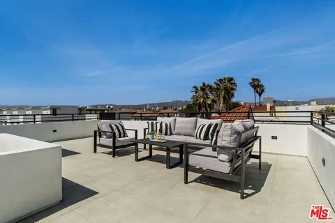 $1,399,999 | 1444 Hi Point Street, Los Angeles, CA 90035