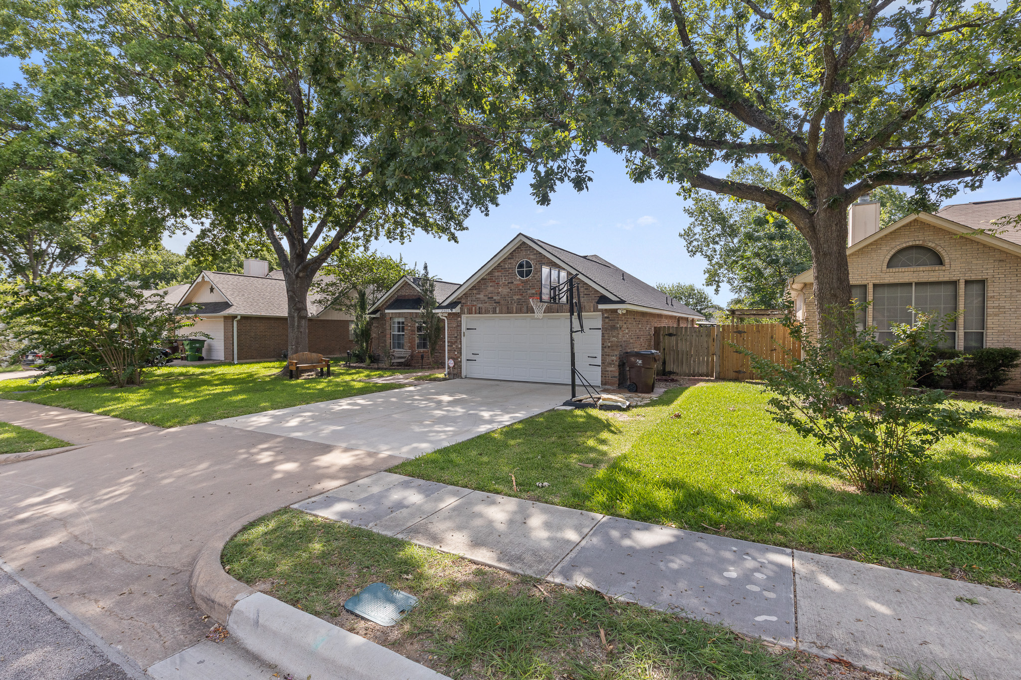 2305 Raintree Path Round Rock, TX 78664 - Photo 2 of 36