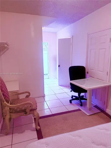 $1,100 | Royal Poinciana, Hollywood, FL 33020