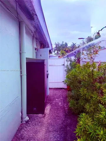 $1,100 | Royal Poinciana, Hollywood, FL 33020