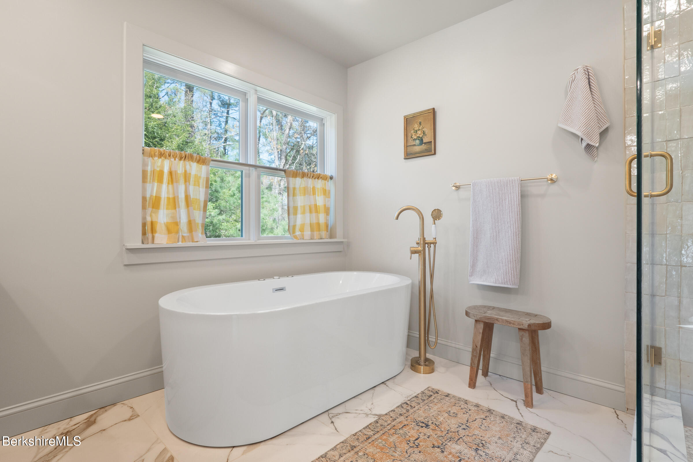 246 County Road Sheffield, MA 01257 - Photo 46 of 59 PRIMARY BATHROOM WITH JACUZZI BATH