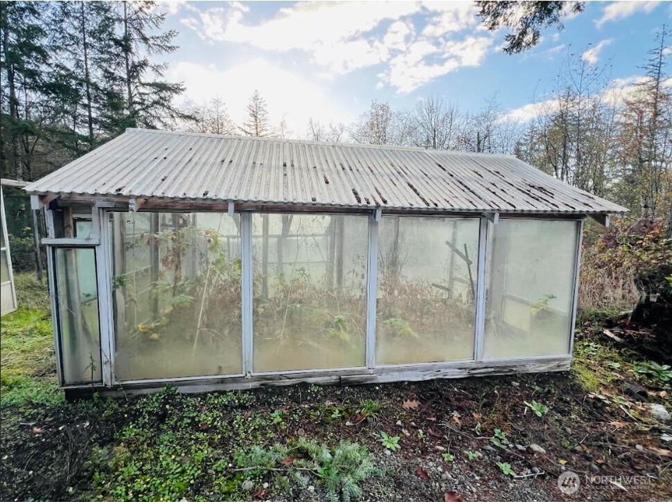 1412 Centralia Alpha Road Chehalis, WA 98532 - Photo 33 of 37 a view of backyard with green space