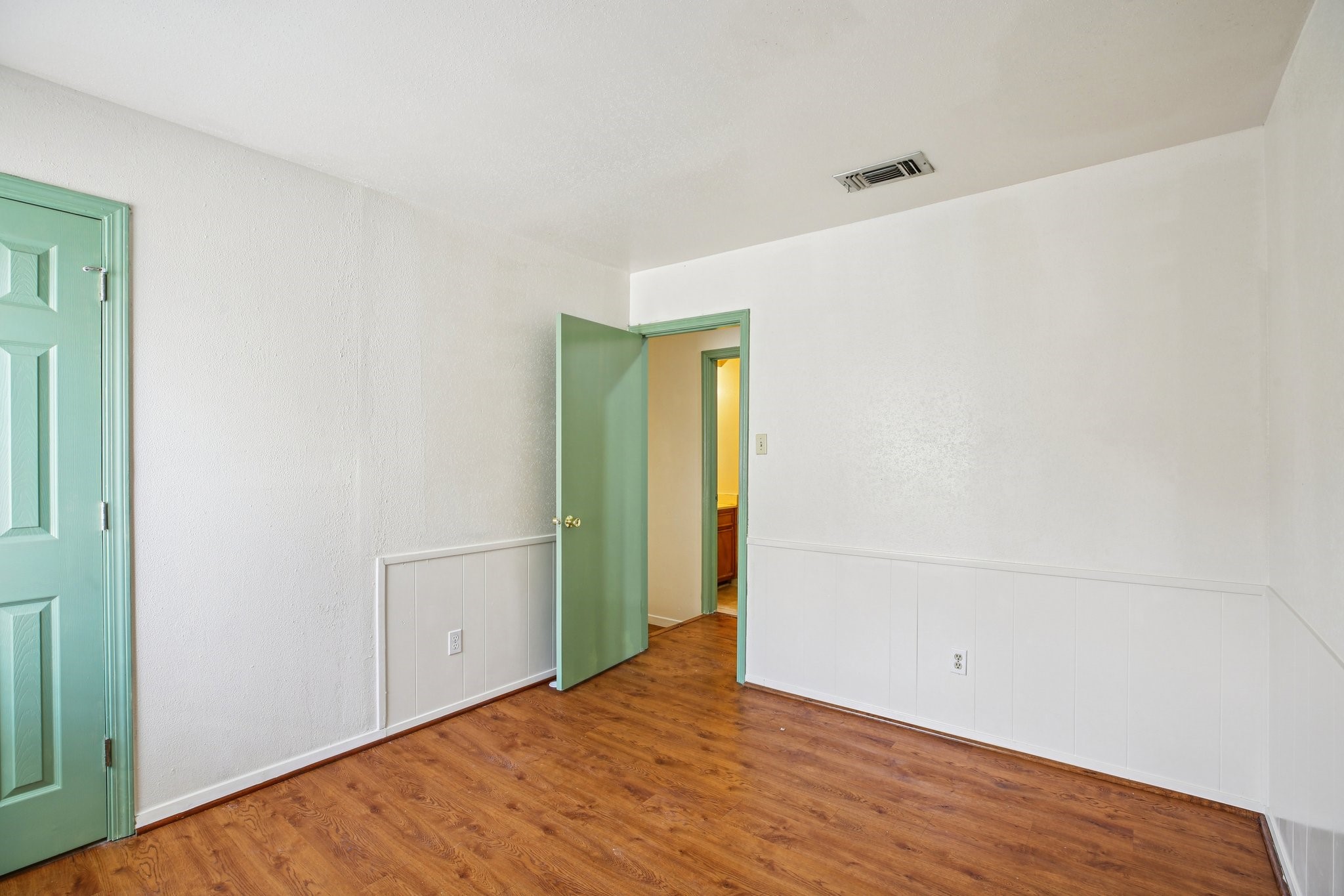 8379 La Roche Lane Houston, TX 77036 - Photo 23 of 28 Bedroom