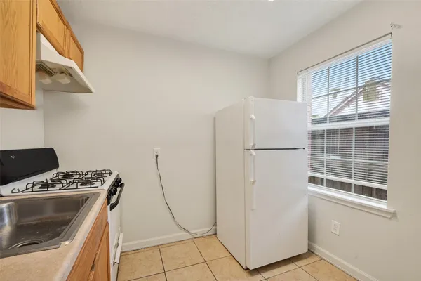 $799 | 7742 Park Pl Boulevard, Unit 4, Houston, TX 77087