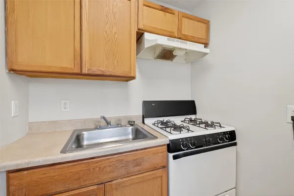 $799 | 7742 Park Pl Boulevard, Unit 4, Houston, TX 77087