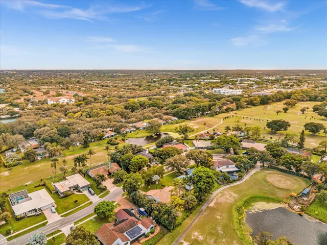 $679,000 | 3537 Lakeview Drive, Delray Beach, FL 33445