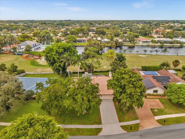 $679,000 | 3537 Lakeview Drive, Delray Beach, FL 33445