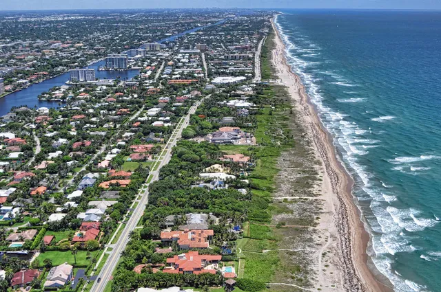 $679,000 | 3537 Lakeview Drive, Delray Beach, FL 33445