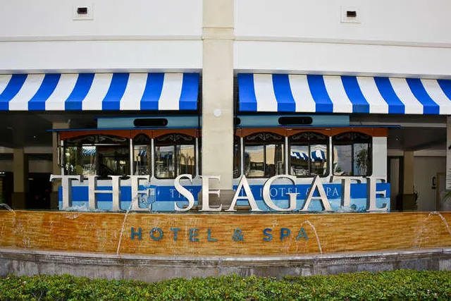 $679,000 | 3537 Lakeview Drive, Delray Beach, FL 33445