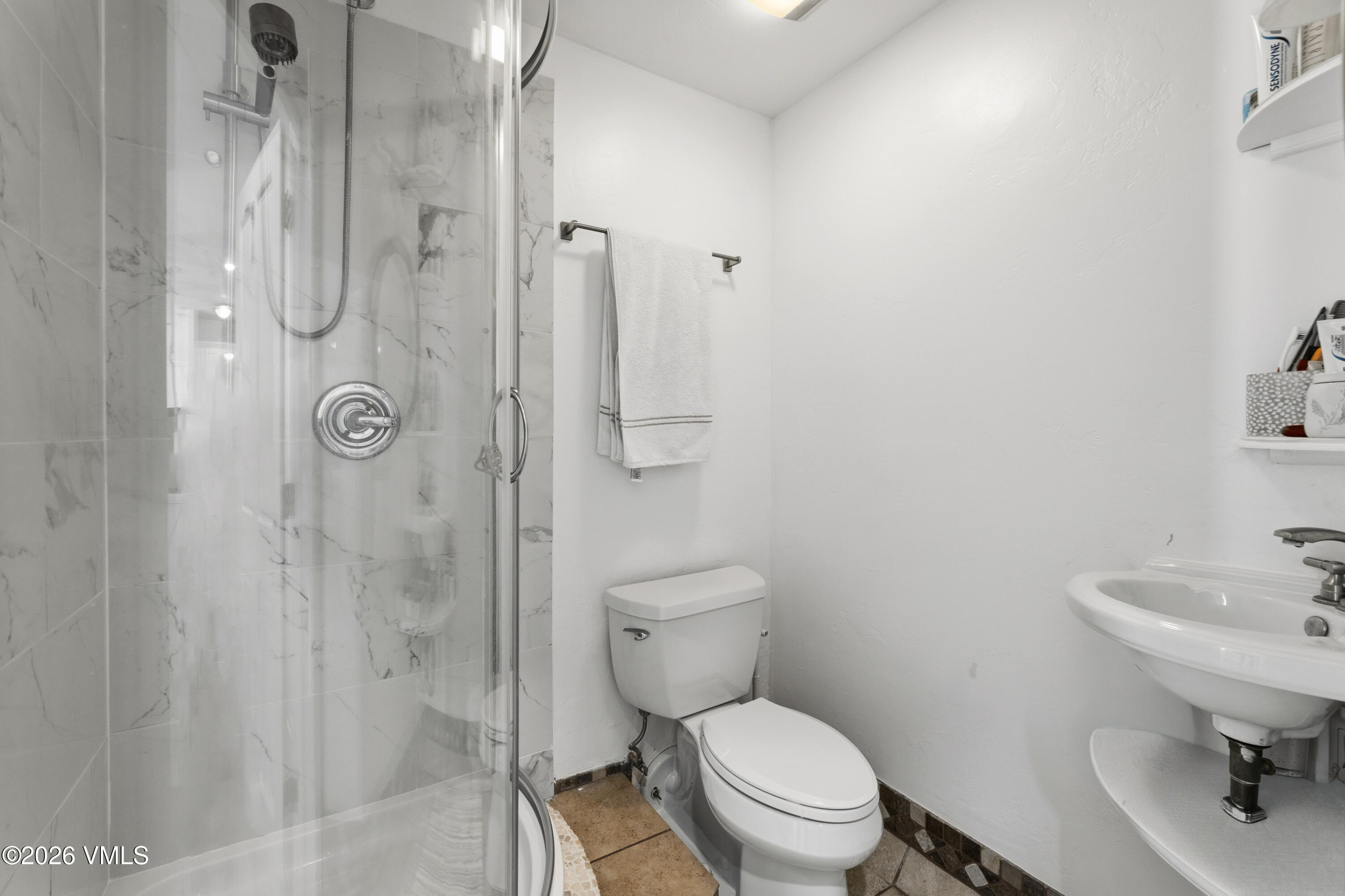 34295 Highway 6, Unit 213 Edwards, CO 81632 - Photo 23 of 47 Full secondary bathroom