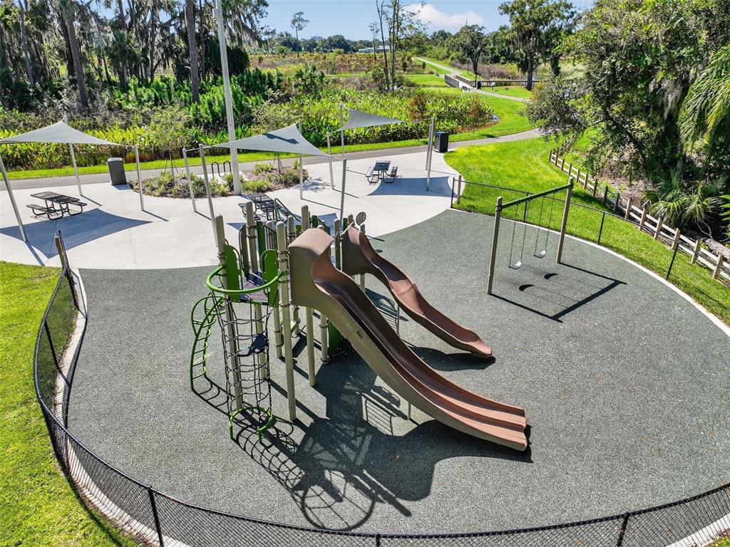 64 Winter Ridge Road, Unit 64 Winter Haven, FL 33881 - Photo 50 of 52 an outdoor seating