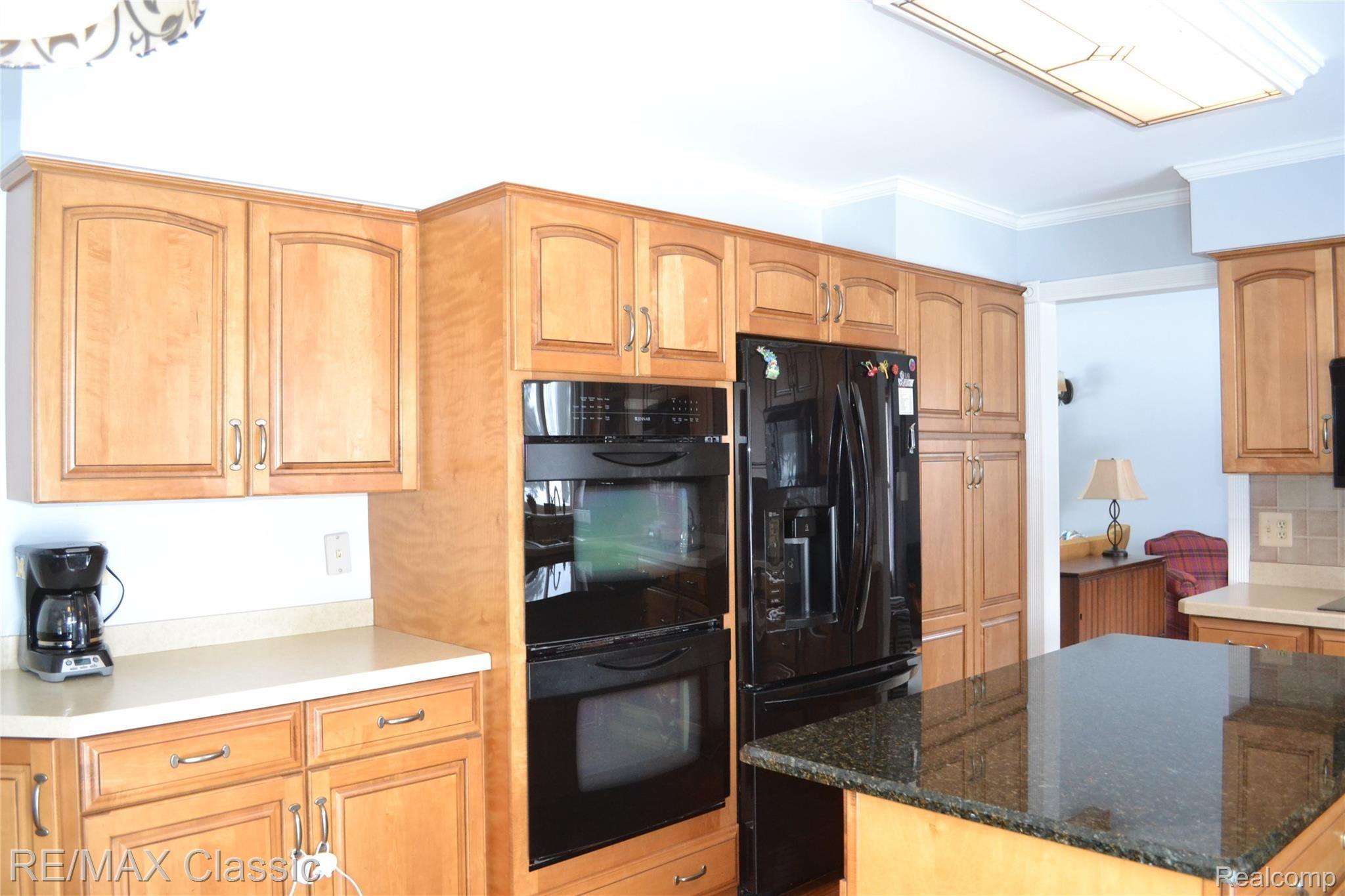 4350 Ravinewood Drive Commerce Township, MI 48382 - Photo 13 of 31 Custom Kitchen