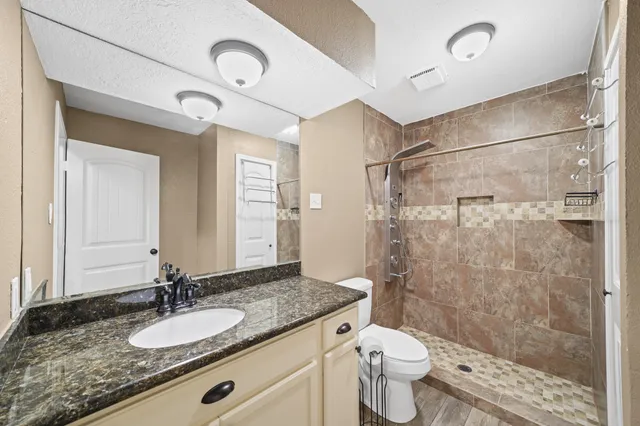 $1,500 | 39 Hideaway Drive, Friendswood, TX 77546