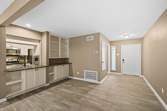 $1,500 | 39 Hideaway Drive, Friendswood, TX 77546