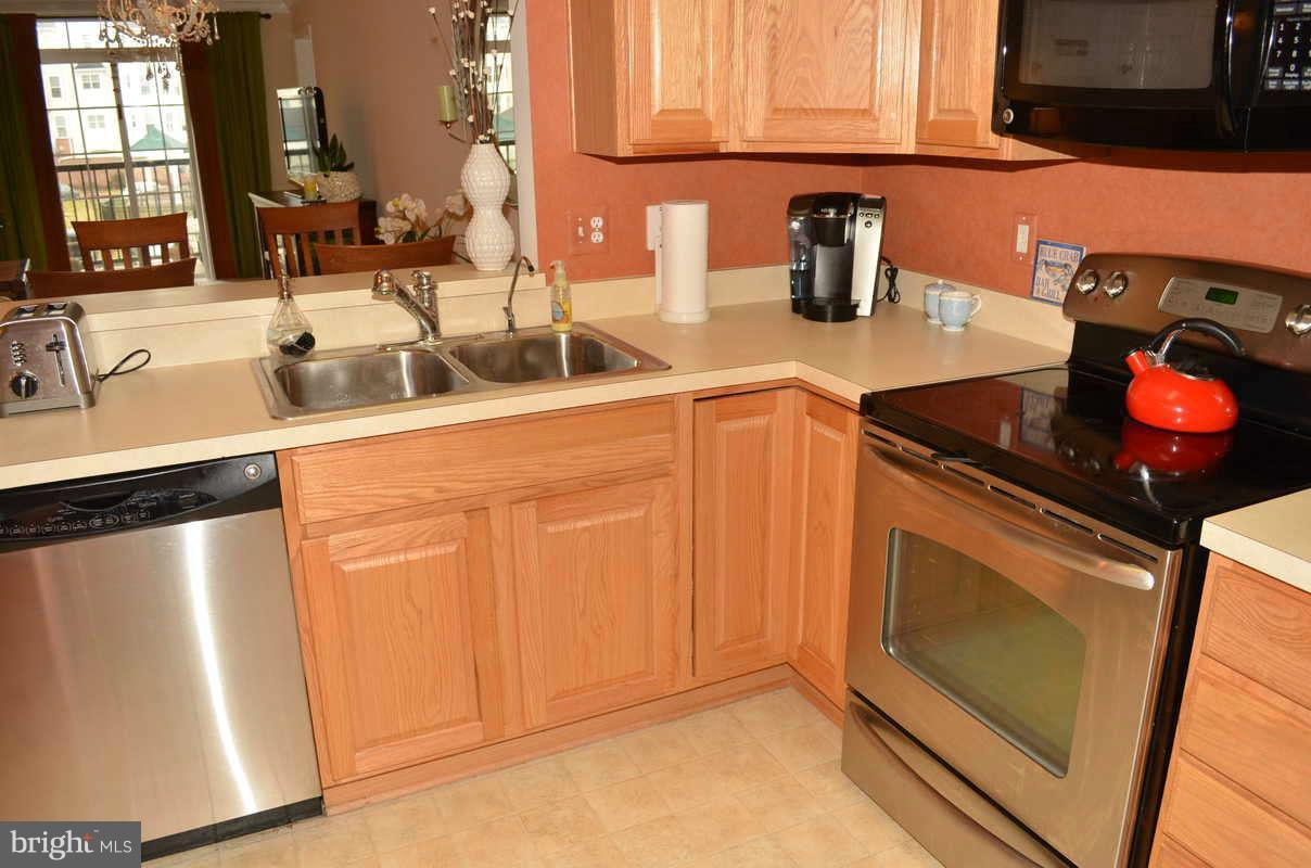7305 Maplecrest Road, Unit 201 Elkridge, MD 21075 - Photo 6 of 16 Kitchen