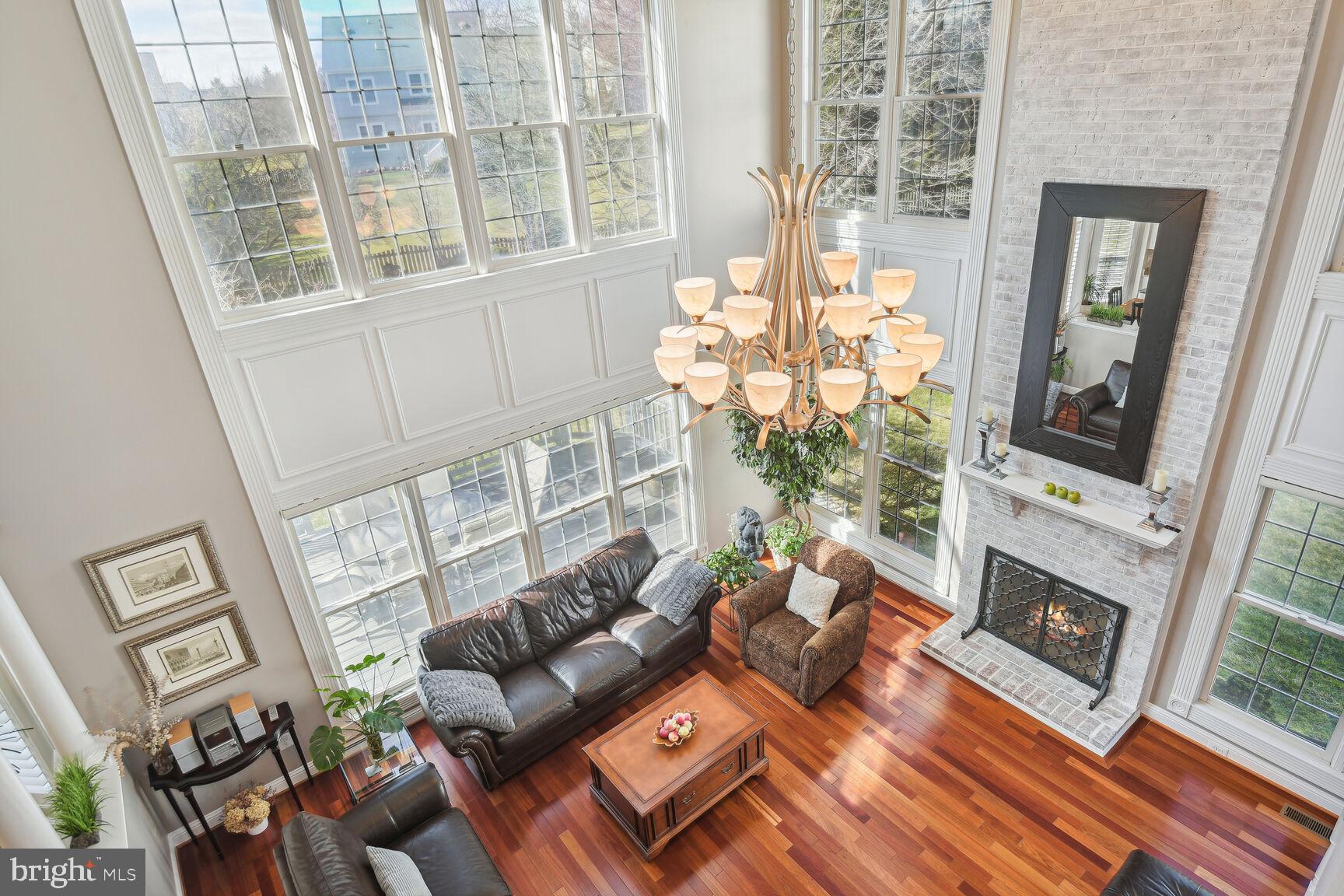 10 Maplecrest Court Potomac, MD 20854 - Photo 12 of 73 Overlooking the Family Room