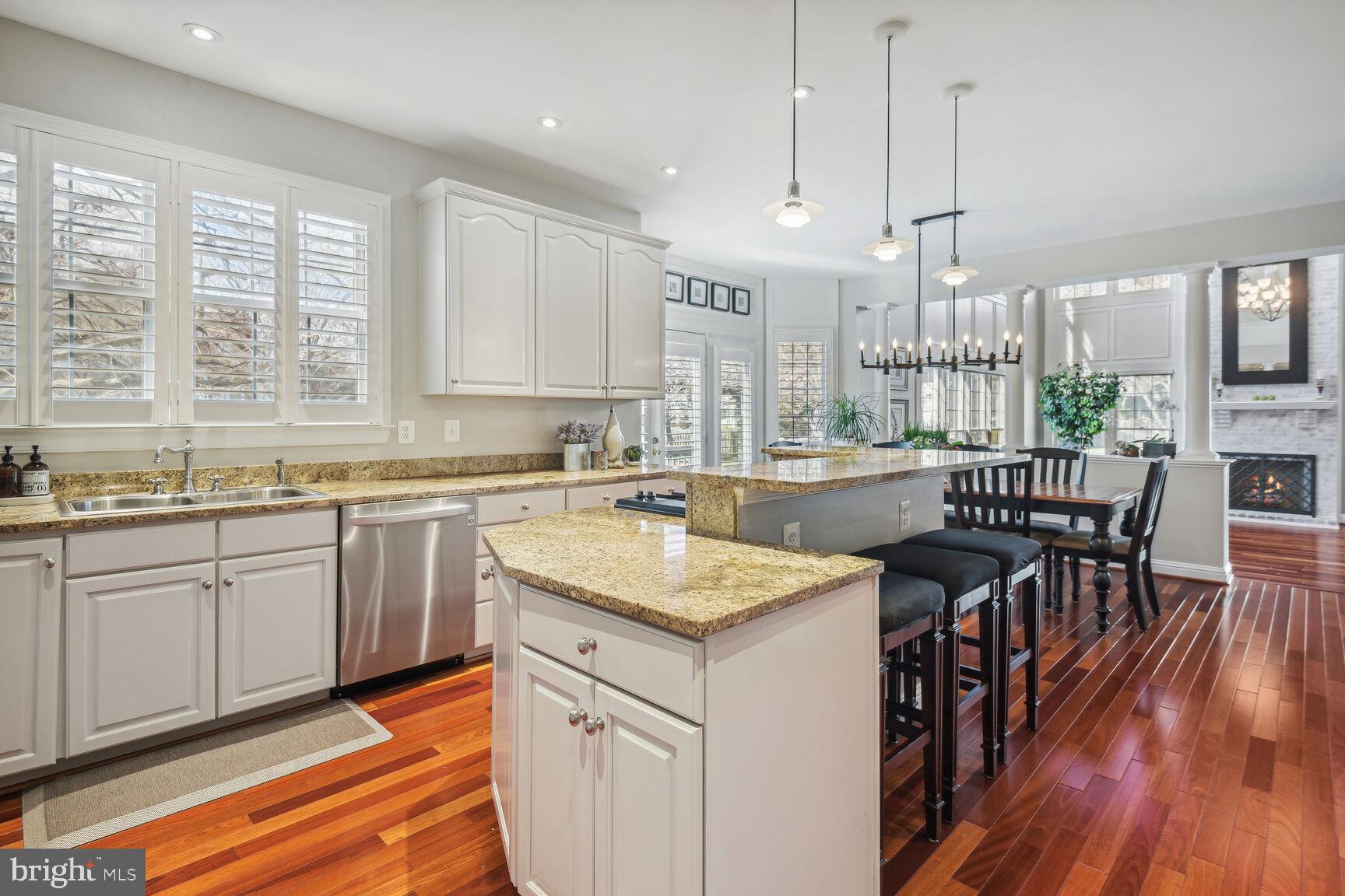 10 Maplecrest Court Potomac, MD 20854 - Photo 15 of 73 Kitchen Overview