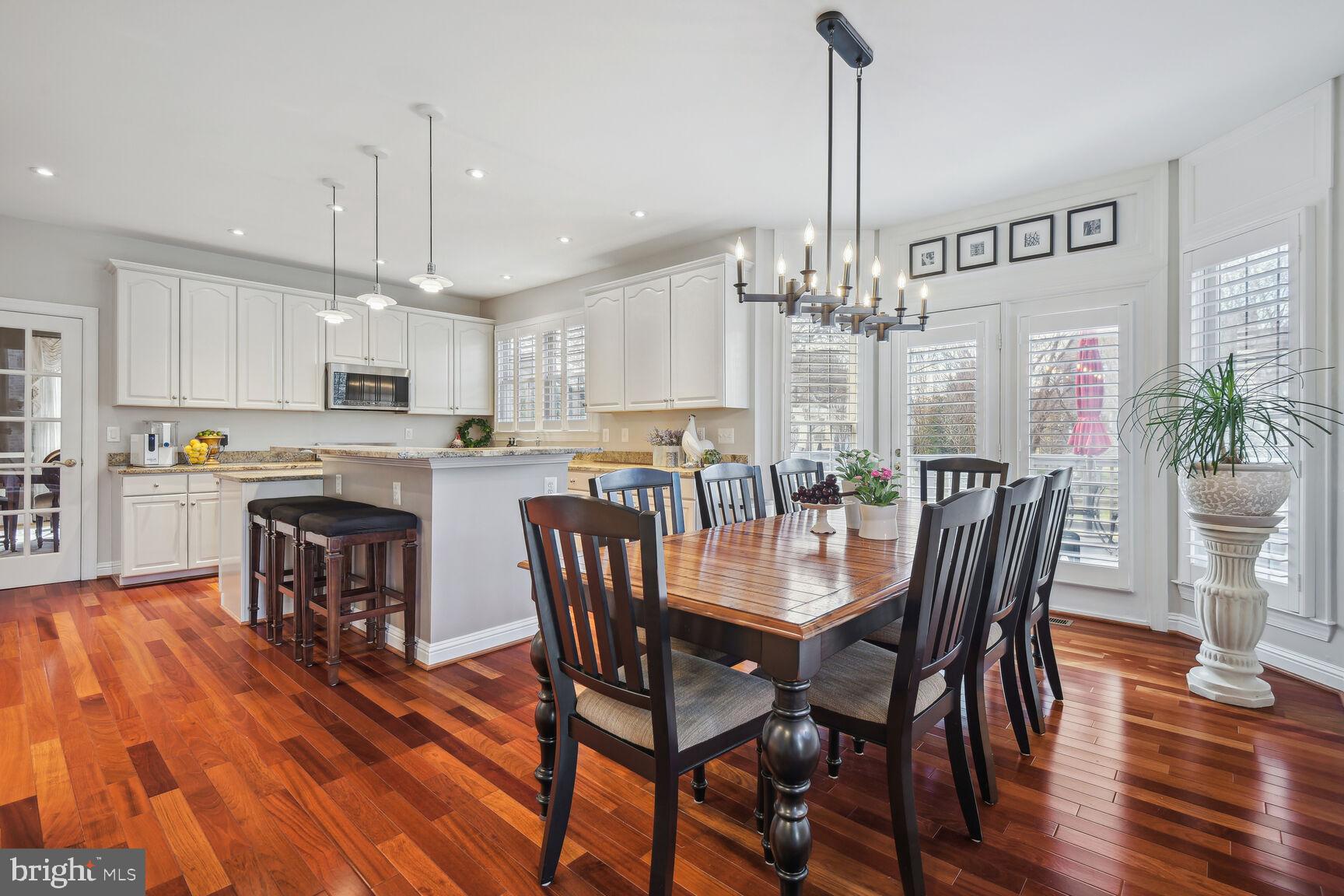 10 Maplecrest Court Potomac, MD 20854 - Photo 19 of 73 Kitchen Overview