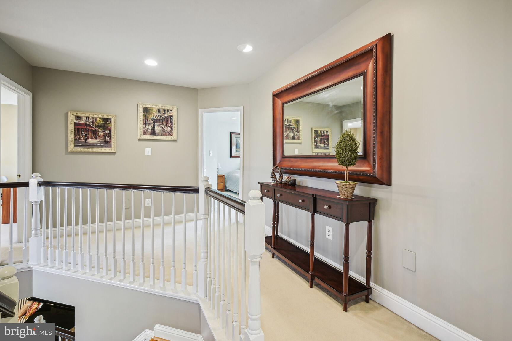 10 Maplecrest Court Potomac, MD 20854 - Photo 34 of 73 Upstairs Landing