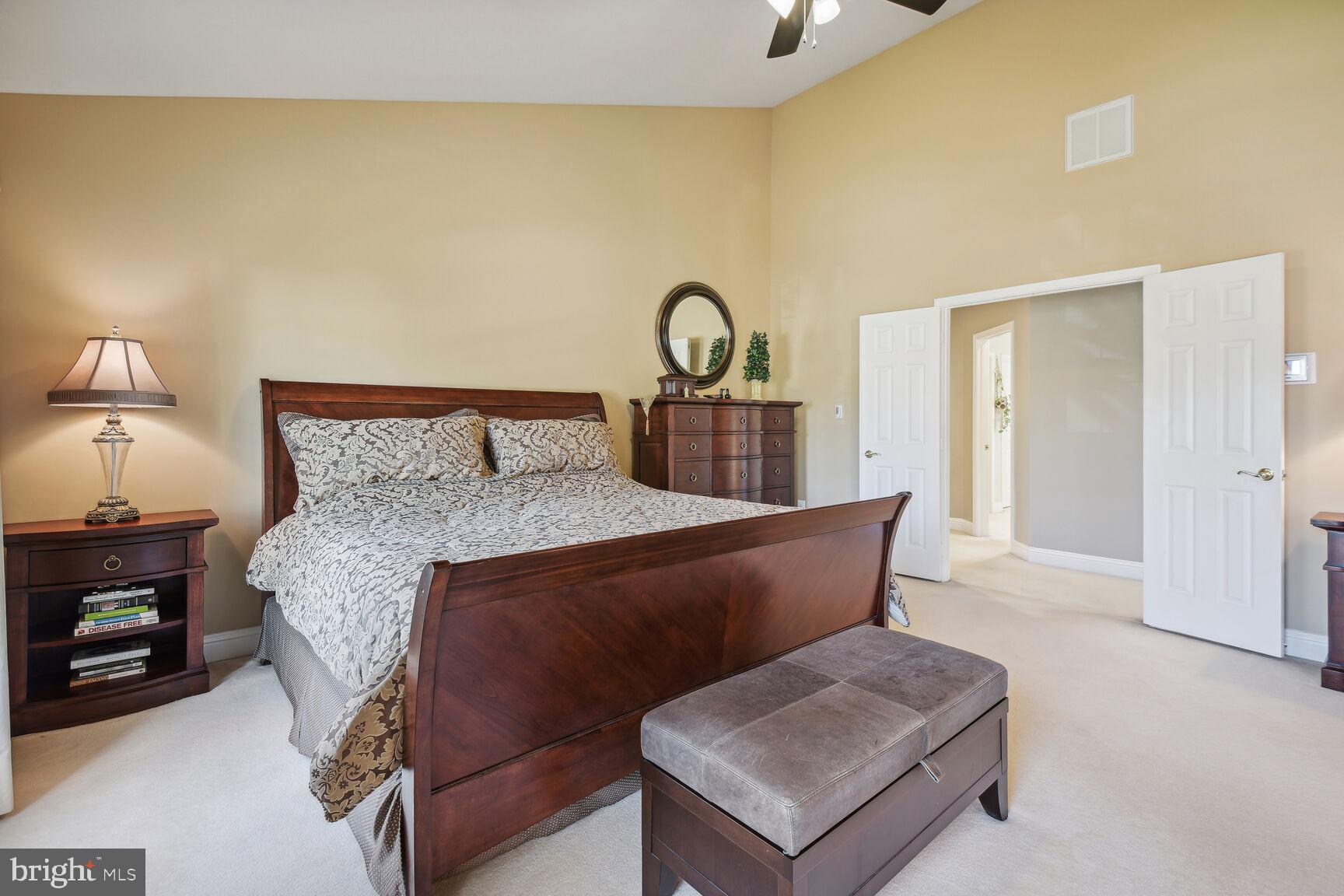 10 Maplecrest Court Potomac, MD 20854 - Photo 38 of 73 Primary Bedroom