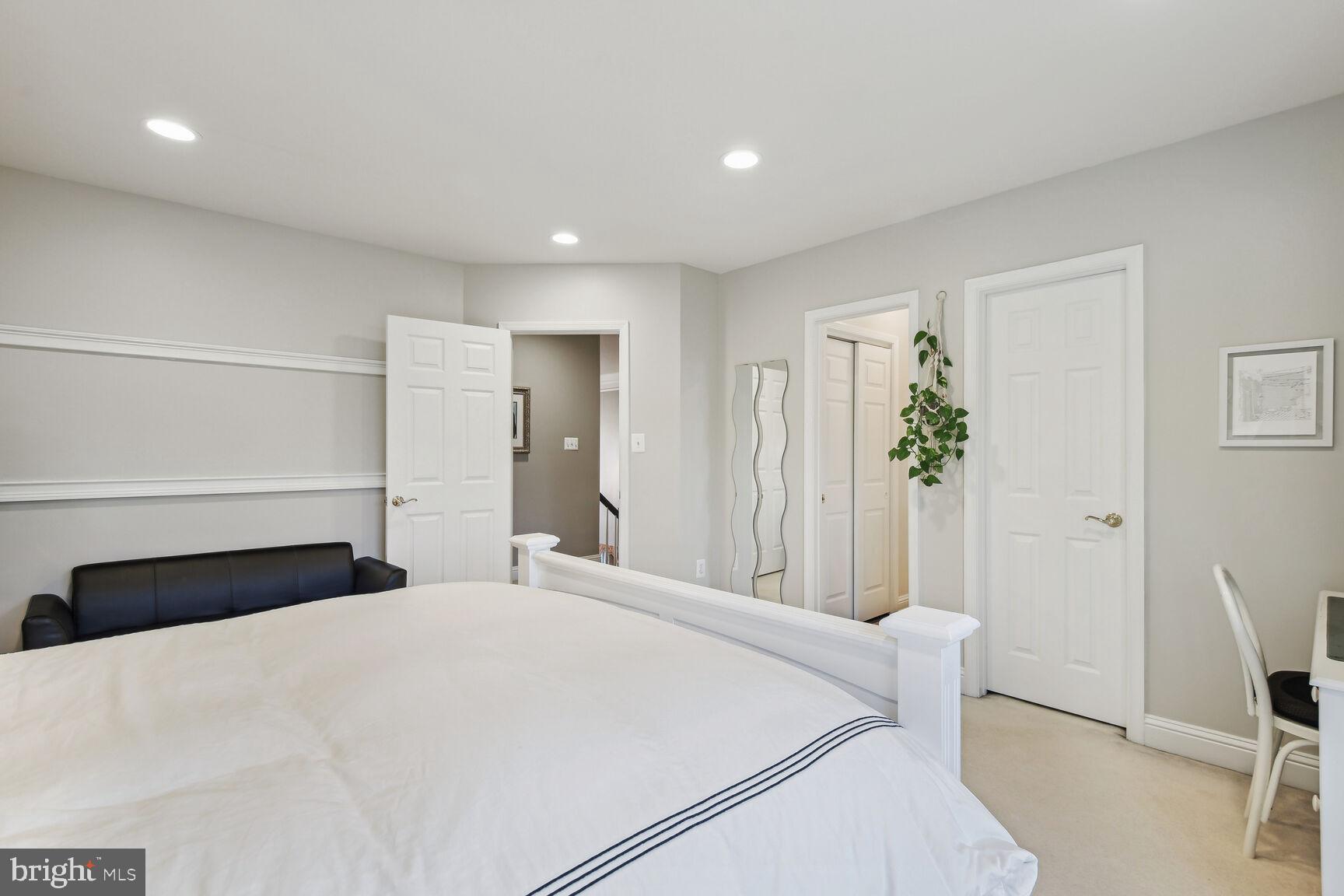 10 Maplecrest Court Potomac, MD 20854 - Photo 47 of 73 Bedroom 3