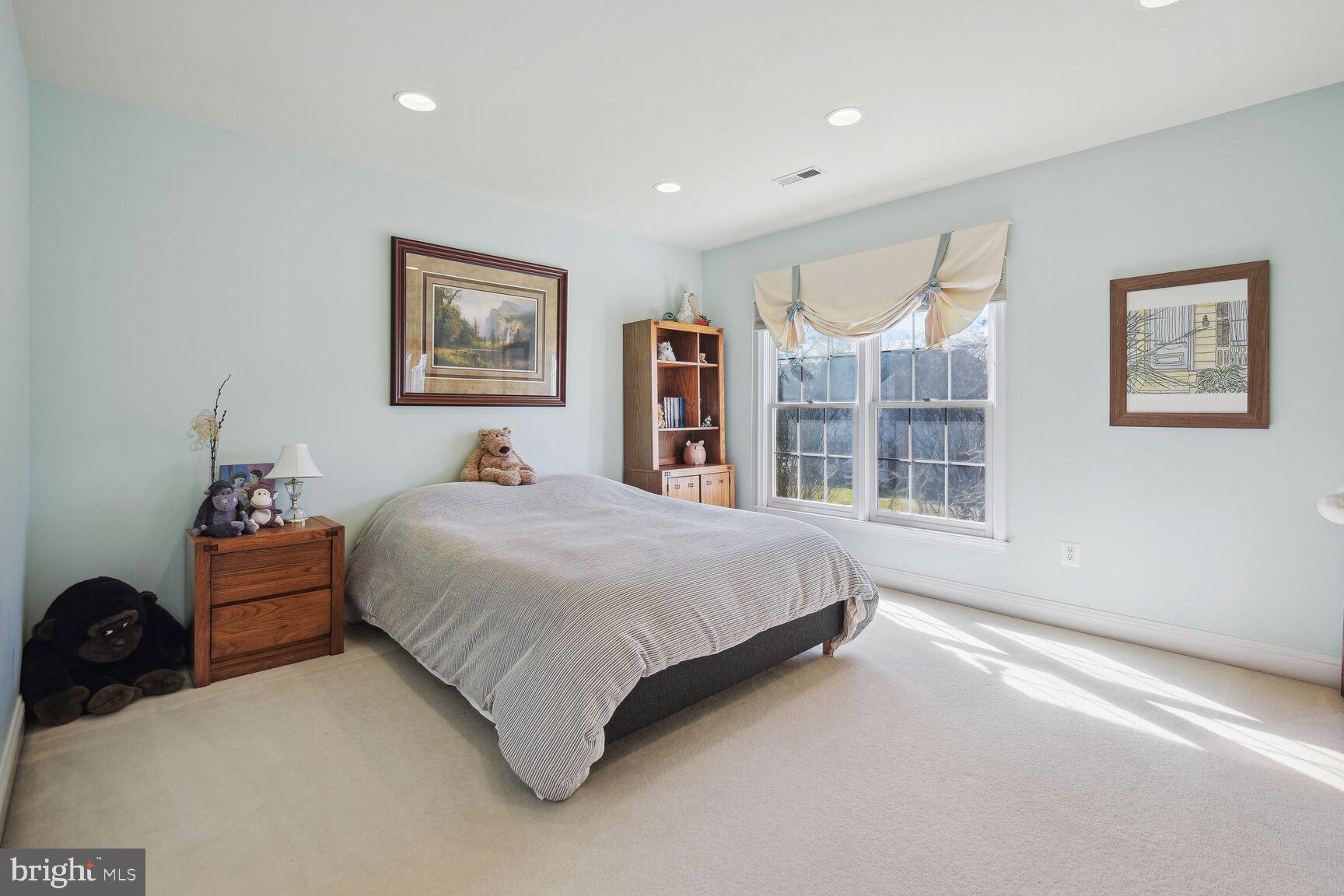 10 Maplecrest Court Potomac, MD 20854 - Photo 50 of 73 Bedroom 4