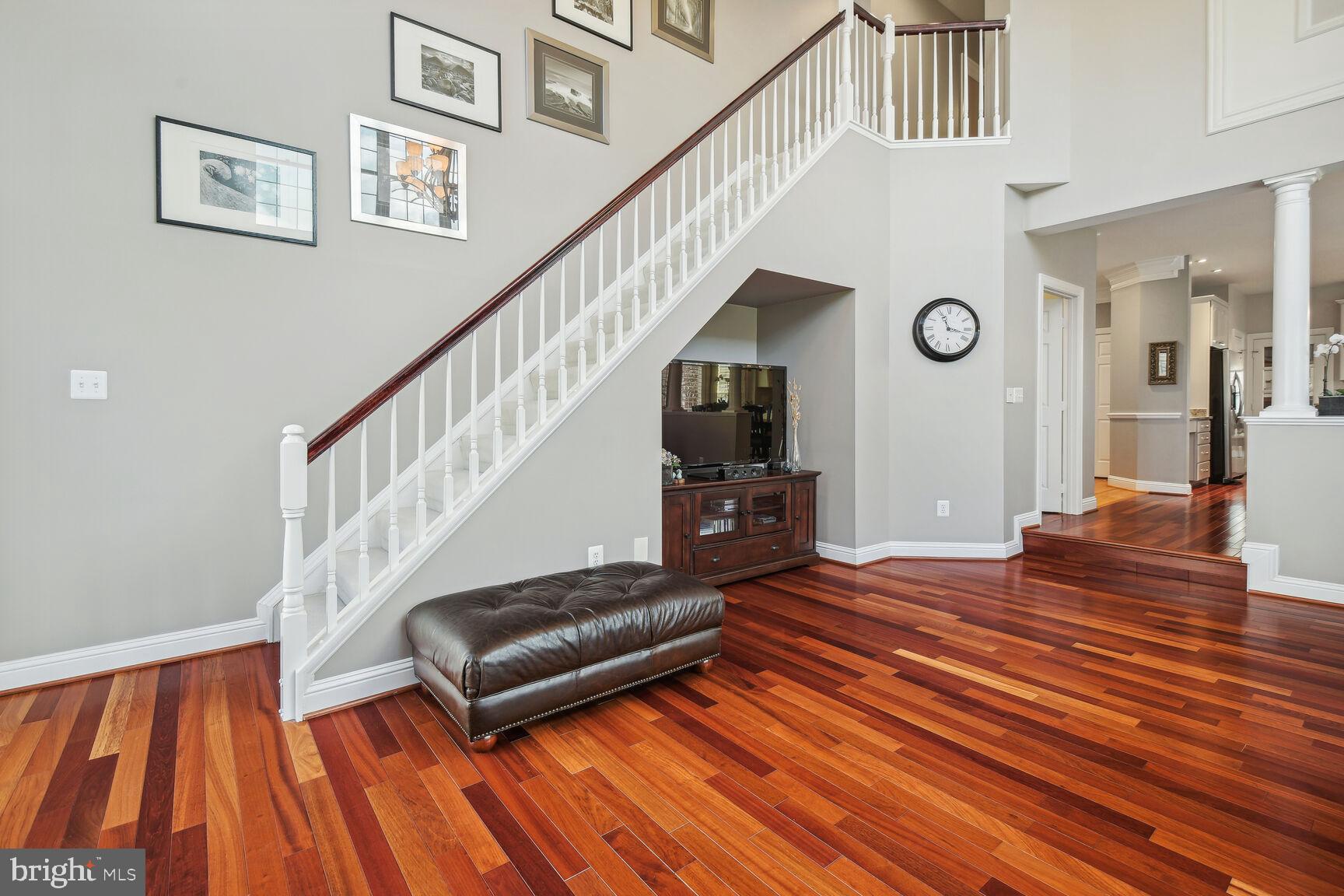 10 Maplecrest Court Potomac, MD 20854 - Photo 10 of 73 Family Room
