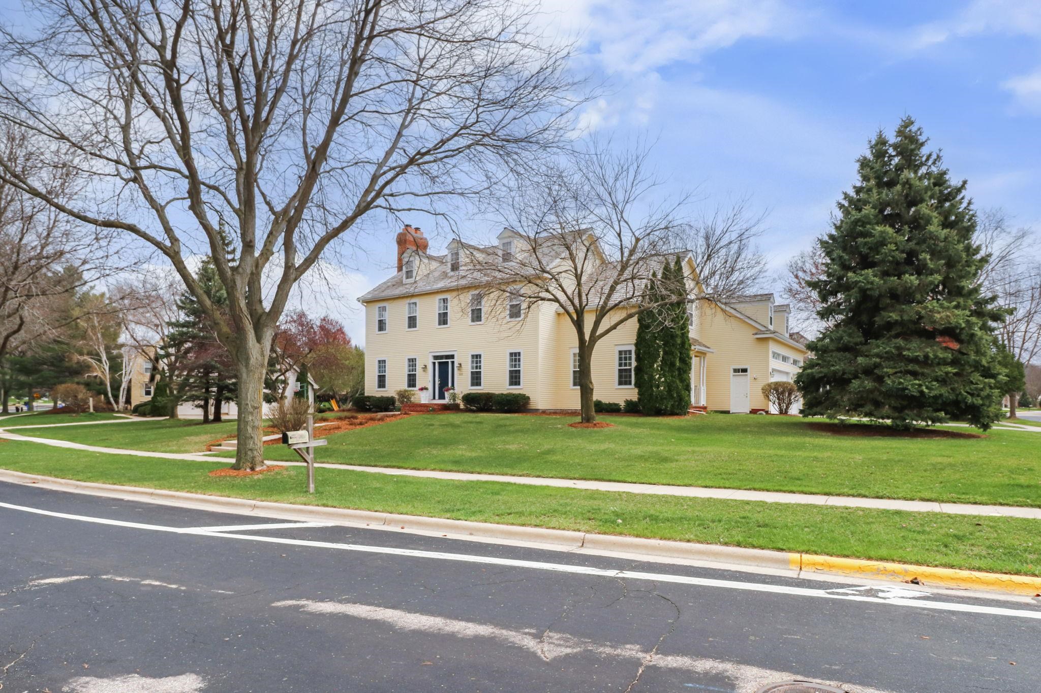 6419 Stonefield Road Middleton, WI 53562 - Photo 2 of 48