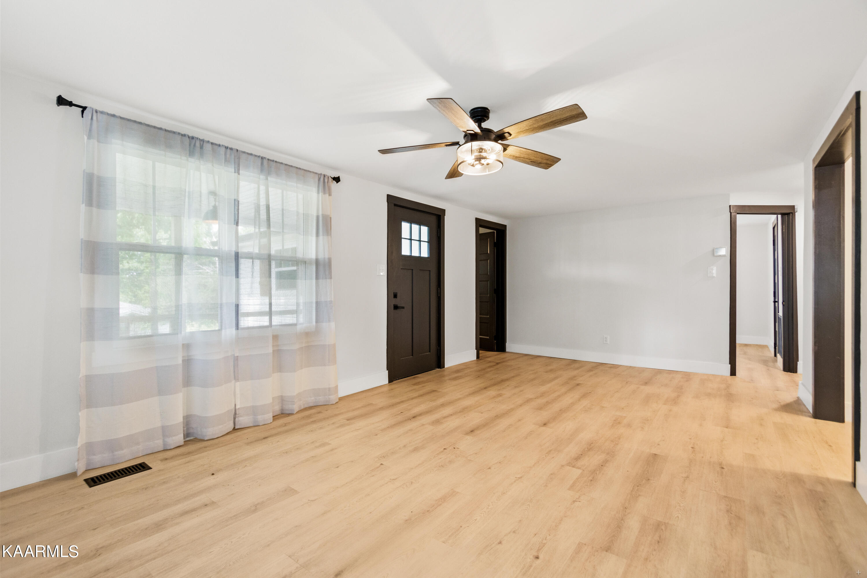262 Davis Road Strawberry Plains, TN 37871 - Photo 3 of 25 Positive Perceptions-4